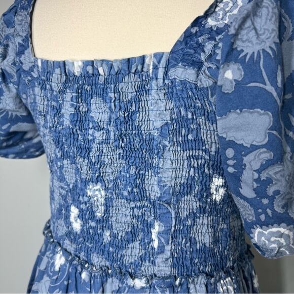 Grace Holiday Blue Floral Smocked Midi Dress Small - Picture 4 of 8